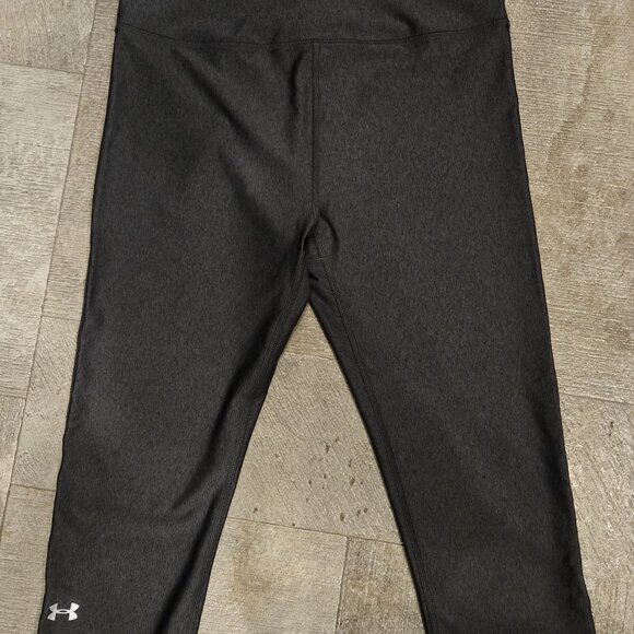 Women Medium Under Armour compression capei - Picture 1 of 5